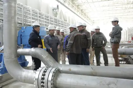 Глава КМГ проверил ход строительства опреснительного завода морской воды в Кендерли