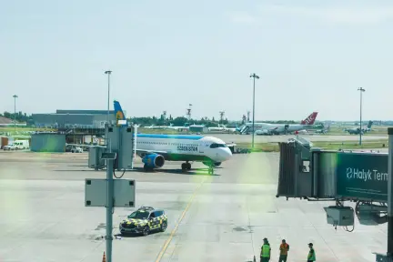 В аэропорту Алматы выполнена первая заправка авиатопливом марки Jet A-1