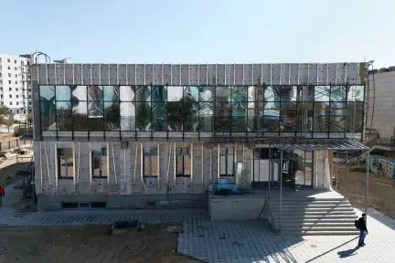 ҚМГ басшысы Жаңаөзенде салынып жатқан кітапхана құрылысын аралап көрді