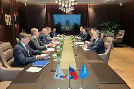 KMG’s Head Magzum Mirzagaliyev Meets with Russian Partners