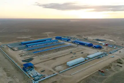 Асхат Хасенов Жетібайдағы өндірістік базаның құрылысымен танысты  