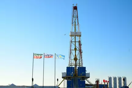 КМГ и Татнефть приступили к бурению первой поисковой скважины глубиной 5500 метров на участке Каратон Подсолевой в Атырауской области